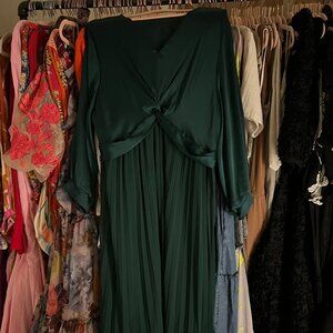 Emerald Green Pleated Midi Dress – Elegant & Timeless